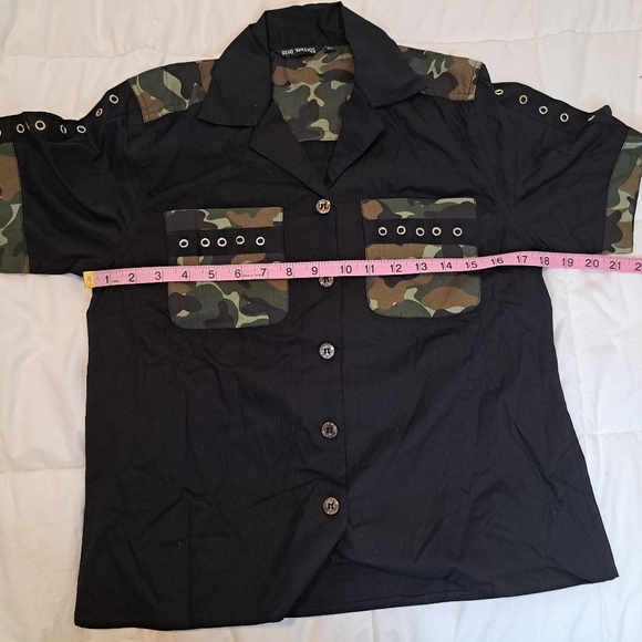 Dead Threads Womens M Shirt Goth Black Camouflage Button Down Short Sleeve - Picture 7 of 12